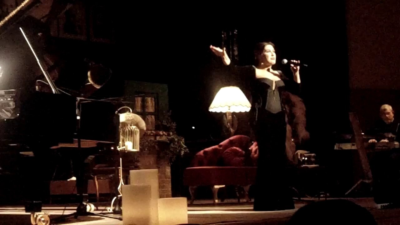 Nükhet Duru & Timur Selçuk #bizimsarkilarimiz -  Cambaz  (04 03 Adana)