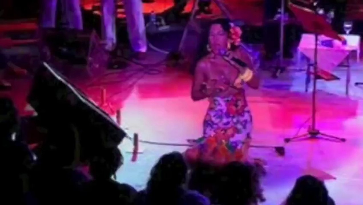 Nükhet Duru - Konser - Rumeli Hisarı 2004 - Part 1