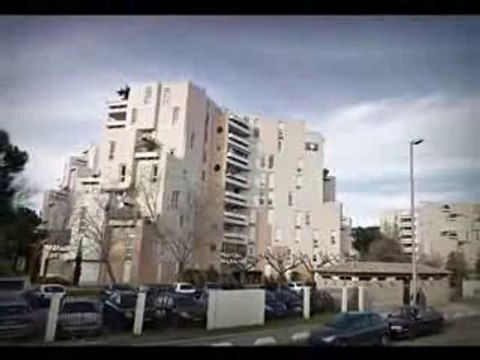 Arles (13) : visite de la cité Barriol