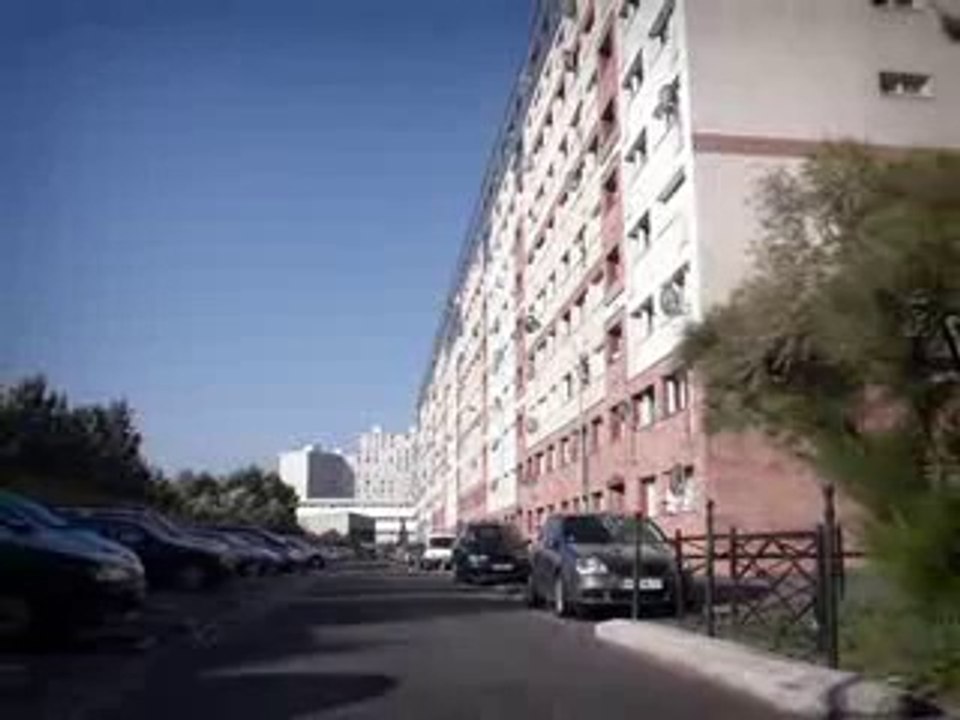 Asnières-sur-Seine (92) : visite de la cité "Les Mourinoux"