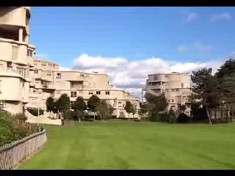 Angers (49) : visite de la cité Les Kalouguines