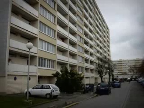 Bagneux (92) : visite de la cité La Pierre Plate