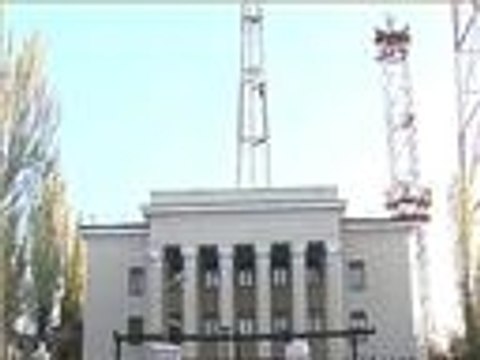 الموالون لروسيا يسيطرون على مقار حكومية بأوكرانيا