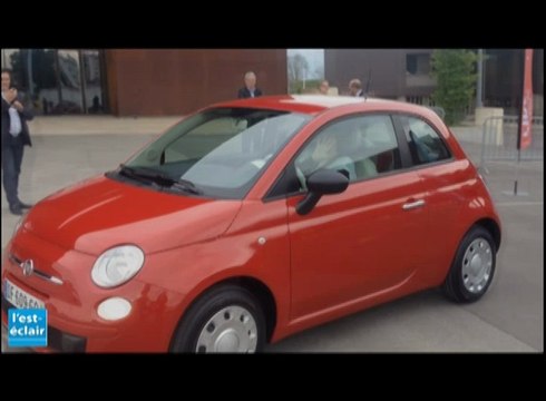 Jeu-concours la grande cagnotte de notre journal : la gagnante récupère les clés de sa voiture