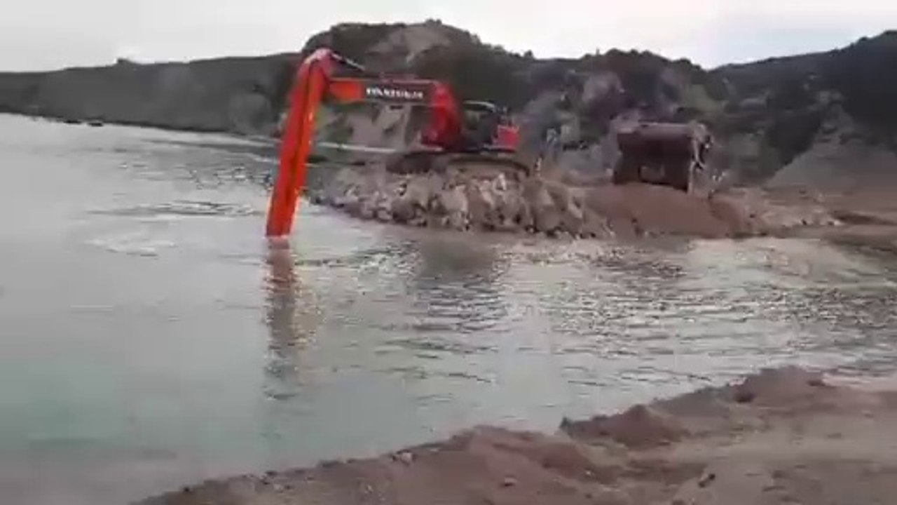 SUPER LONG REACH EXCAVATÖR