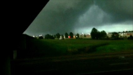 Tornades aux Etats-Unis: le bilan s'alourdit à au moins 35 morts