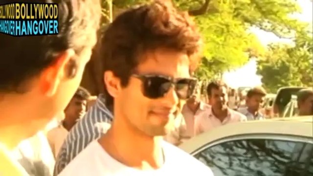 Kareena Kapoor's SHOCKING HI to Shahid Kapoor at IIFA Awards 2014