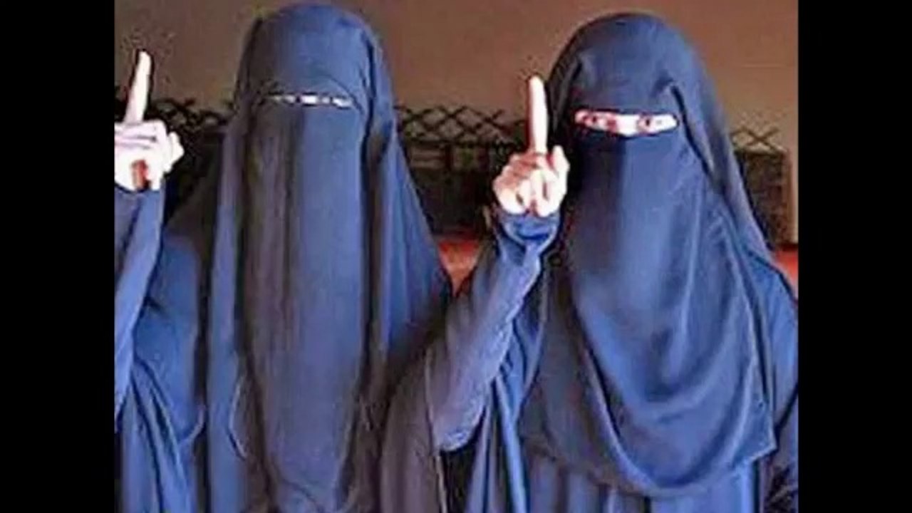 بالصور- مراهقتان نمساويتان تقاتلان في صفوف إسلاميين بسوريا