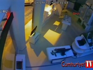 Taşladılar, tekmelediler içeriye böyle girdiler