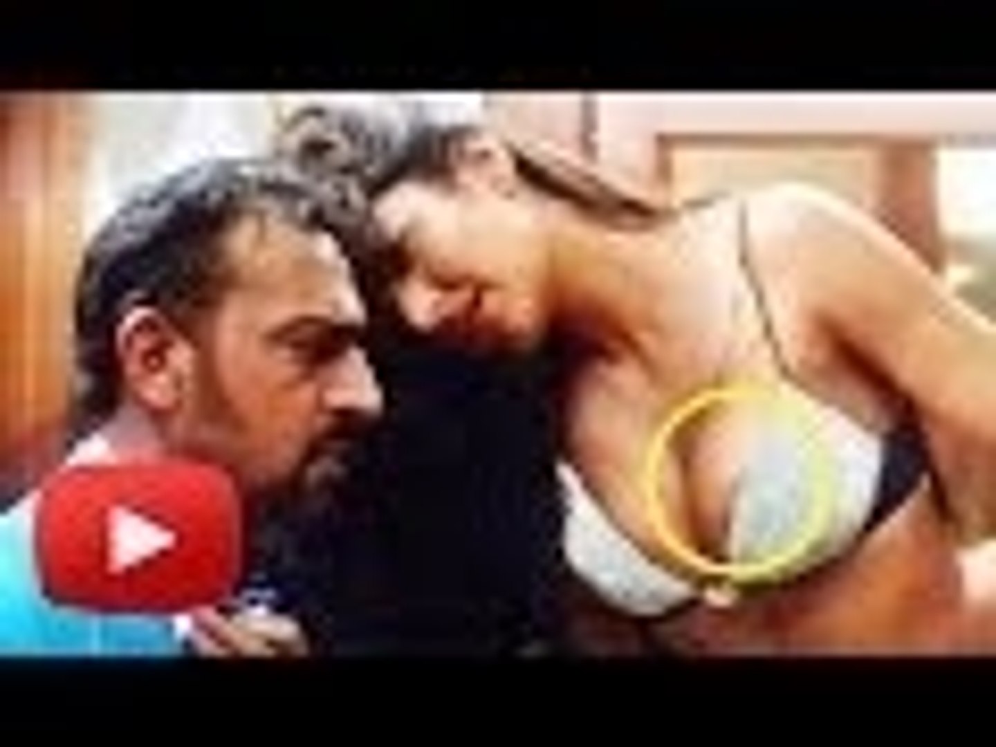 ⁣Katrina Kaif's HOT Nip-Slip In BOOM!