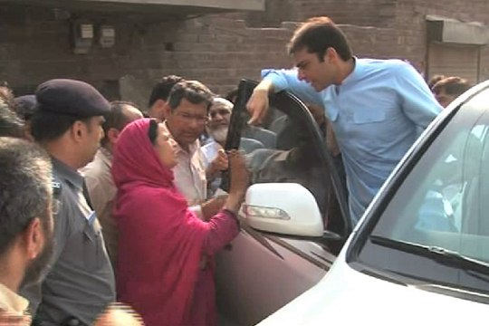 Dunya News-Hamza Shahbaz visits families of Shahdara manhole victims