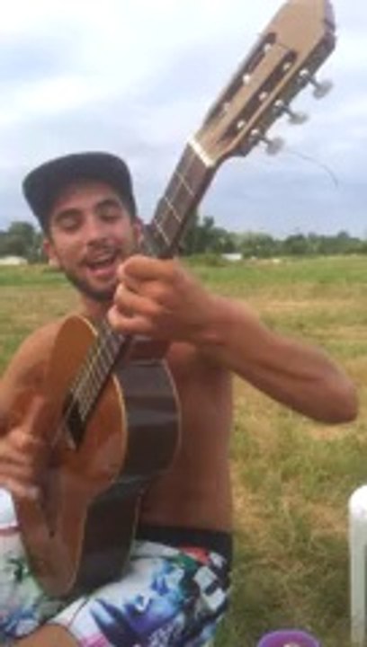 Bella version Gitan à la guitare (Cover Maître Gims)