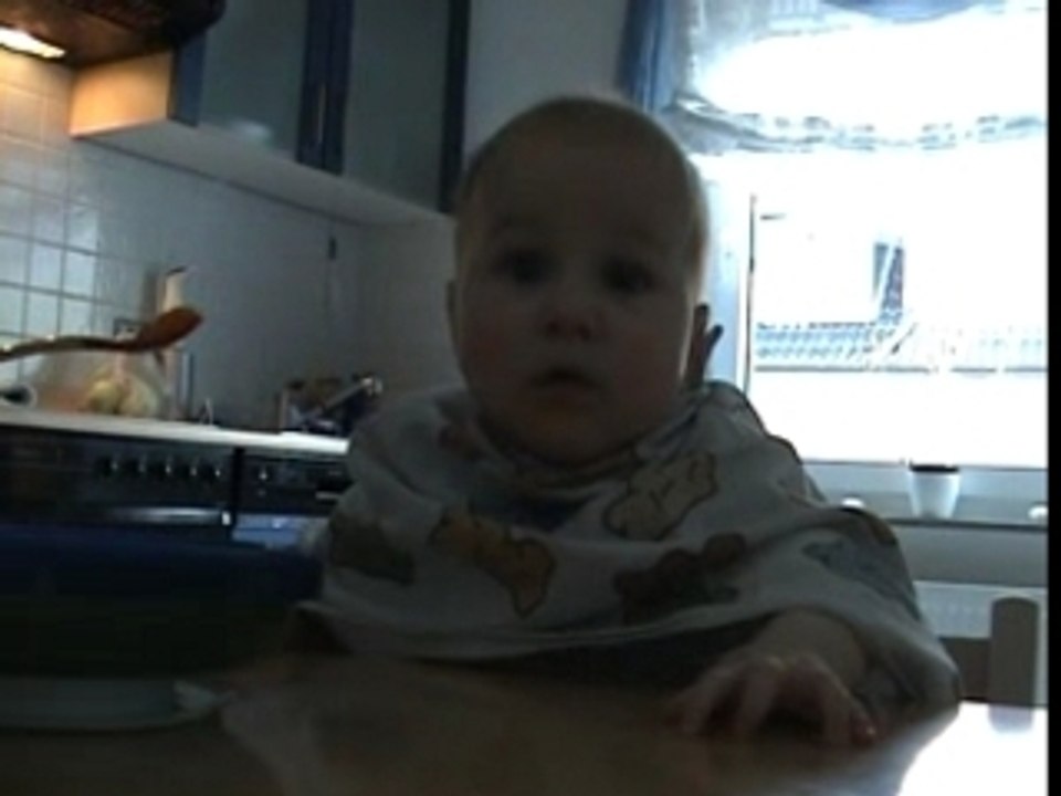 Jeffrie erzählt beim essen