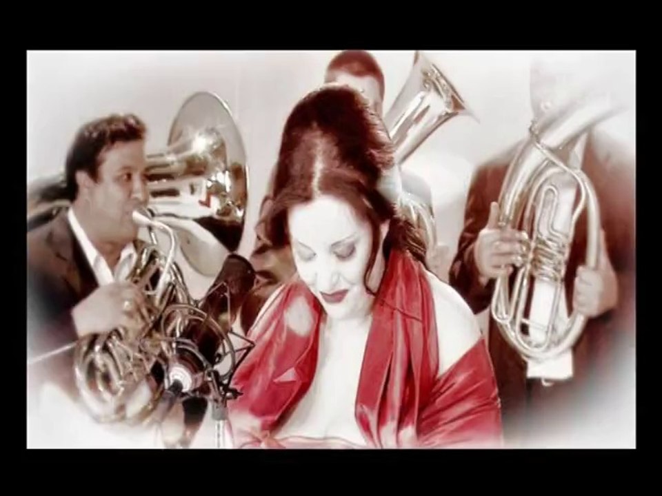 Dragana Mirkovic - Umrecu zbog tebe (trubaci)