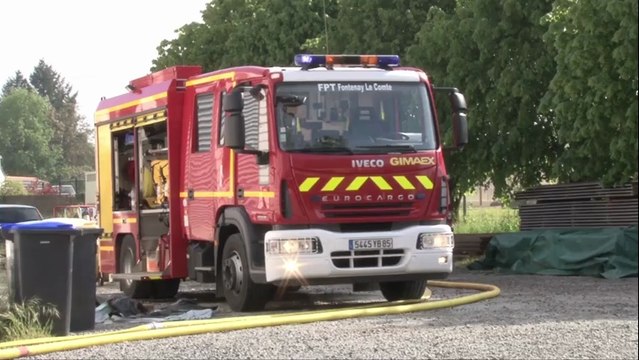 Mervent : Incendie ce matin à la SAS Courdonnière une partie du stock de bois part en fumée