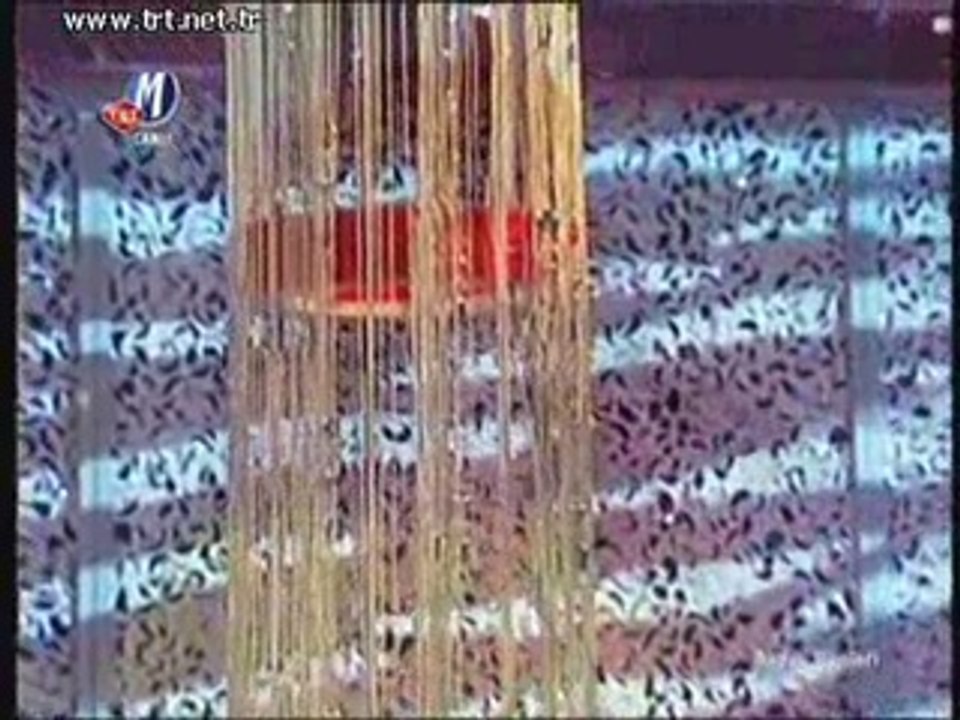 Elif Güreşçi - Gönül Derdi Çekenleri Gizlice Yaş Dökenleri TRT