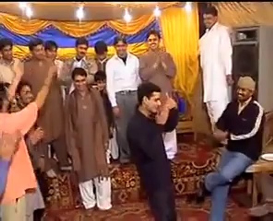 wedding dance in Multan