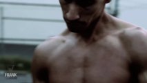 Vegan Bodybuilder Shows Off Extreme Calisthenics Moves