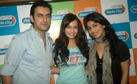Bollywood Cute & Sweet Girl Dia Mirza plays 'Love Guru' on Radio City 91.1 FM