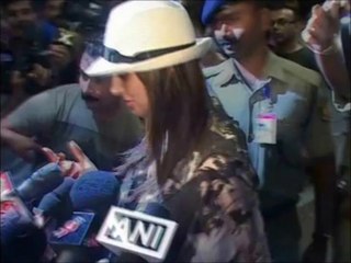 Bollywood Hot Black Beauty Bipasha Basu Front of Media