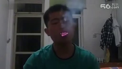 Çinli Adamın Sigara İle İnanılmaz Gösterisi!