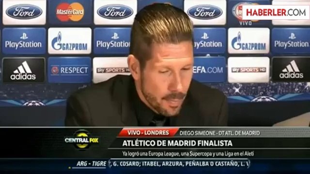Diego Simeone'den Futbolcularının Annesine Kutlama