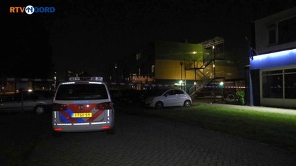 Beelden politie-inval containerwoningen Damsterdiep - RTV Noord