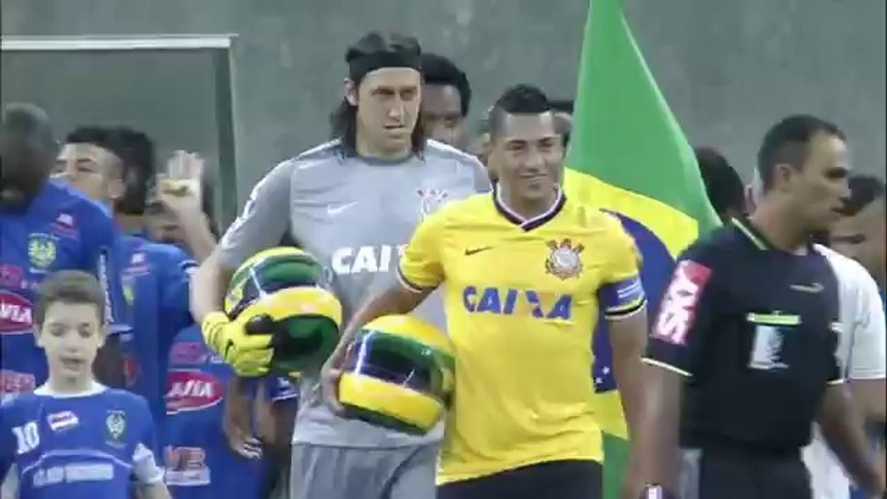 Corinthinas wear helmets