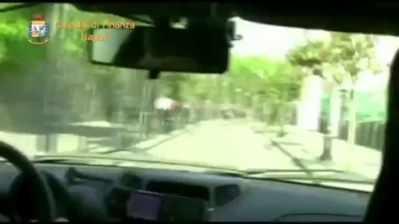 Torre Annunziata (NA) - Sequestro opificio Gdf  (30.04.14)