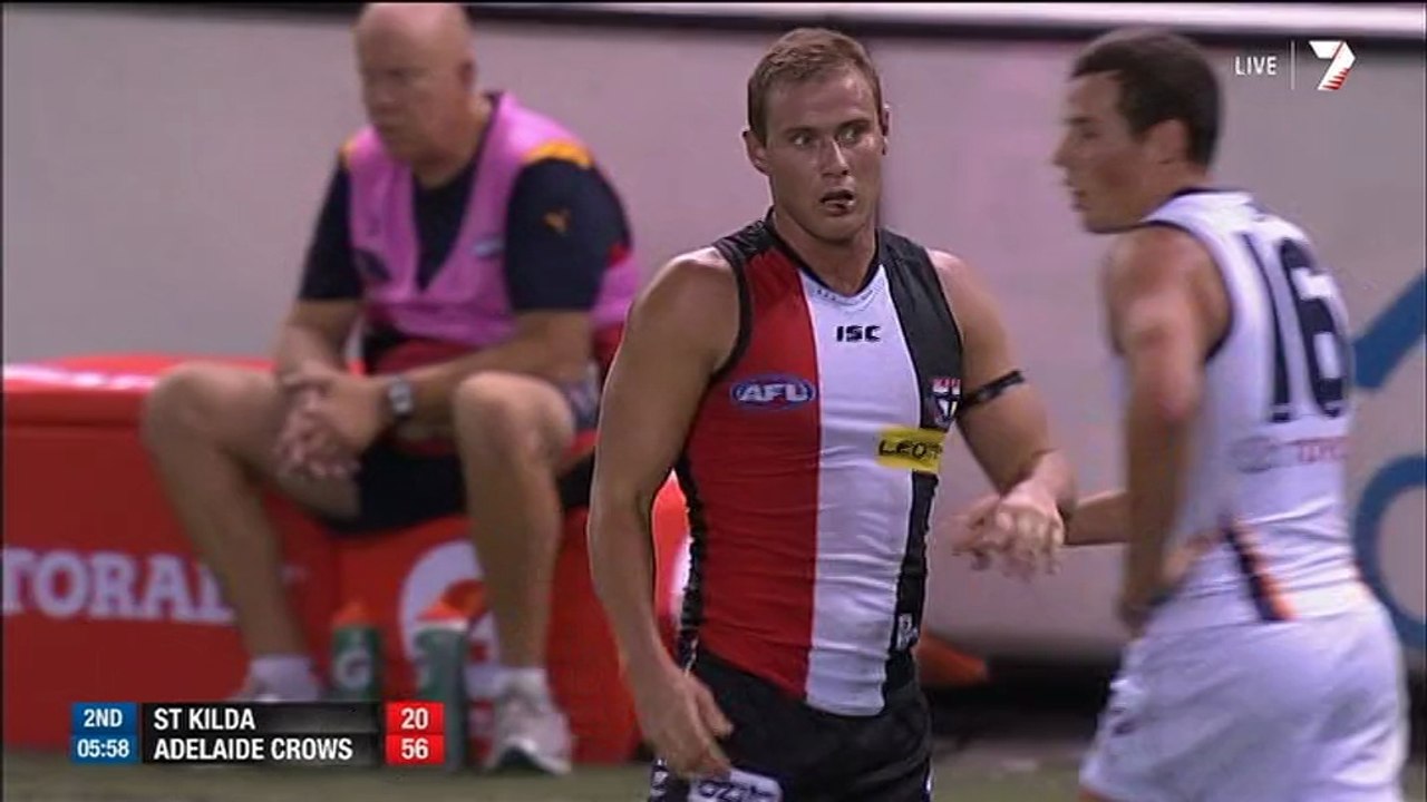 AFL 2014 - Round 4 - St Kilda v Adelaide (2nd quarter)