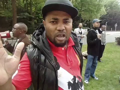 Les Congolais RDC en colère devant l'ambassade de Congo Brazzaville à Bruxelles