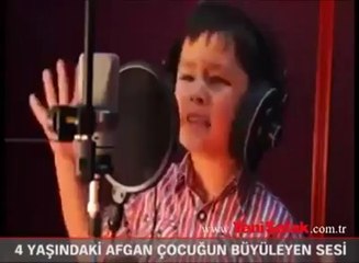 4 Yaşındaki Afgan Çocuğun Büyüleyici Sesi.