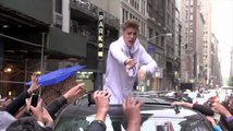 Bieber fans go wild overwhelming security