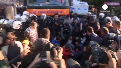 May Day rally ban in Istanbul's Taksim Sq sparks clashes