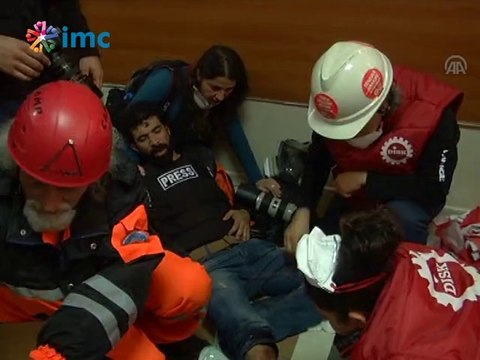 Polis biber gazıyla bir gazeteciyi vurdu