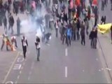 Kızılay'a yürümek isteyen gruba polis müdahalesi