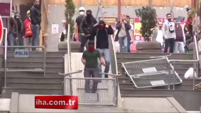 Şişli Camii’nden ilginç 1 Mayıs pankartı