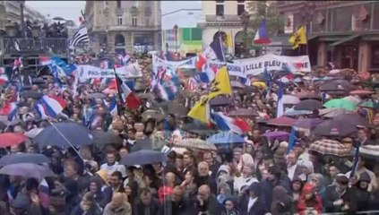 Marine Le Pen à ses partisans : "Ne me décevez pas et allez voter" aux Européennes