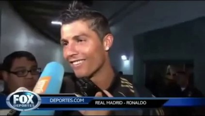 IL Giornalista sbaglia il nome di Coentrão e Cristiano ronaldo ride!