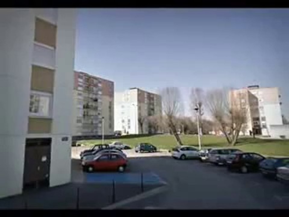 Bourgoin-Jallieu (38) : visite de la cité "Champfleuri"