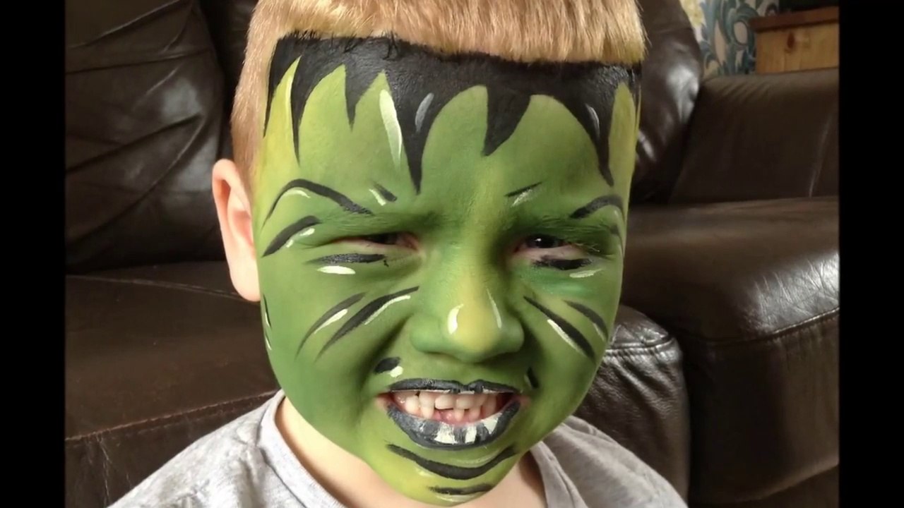 Hulk / Green face paint #snazaroo #facepaint  Green face paint, Face  painting halloween, Fantasy make up