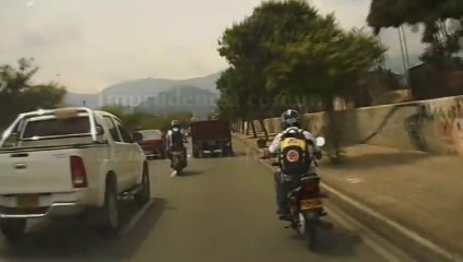 Dumbest motorcycle driver ever... Ahaha