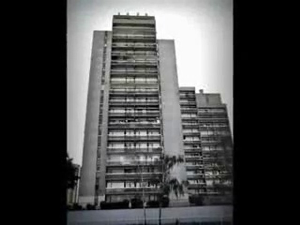 Clichy-sous-Bois (93) : visite de la cité "La Forestière"