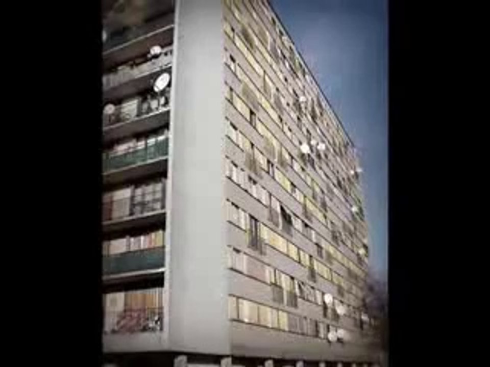 Clichy-sous-Bois (93) : visite de la cité "Le Chêne Pointu"