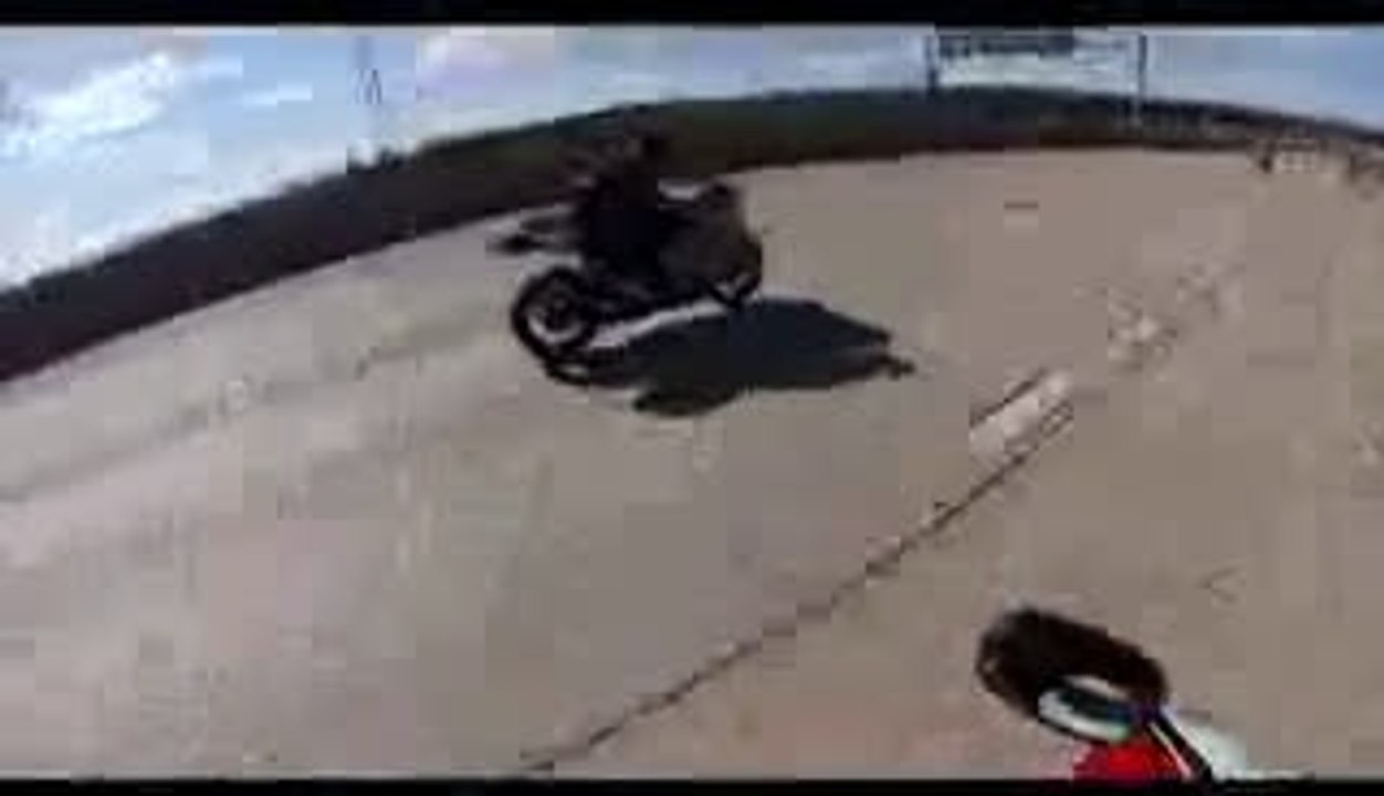 Un motard a posté la vidéo de son accident à 225km/h au Colorado !!!