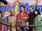 Bollywood Star Hrithik Roshan Enjoying Navratri Dandiya Raas With Fans
