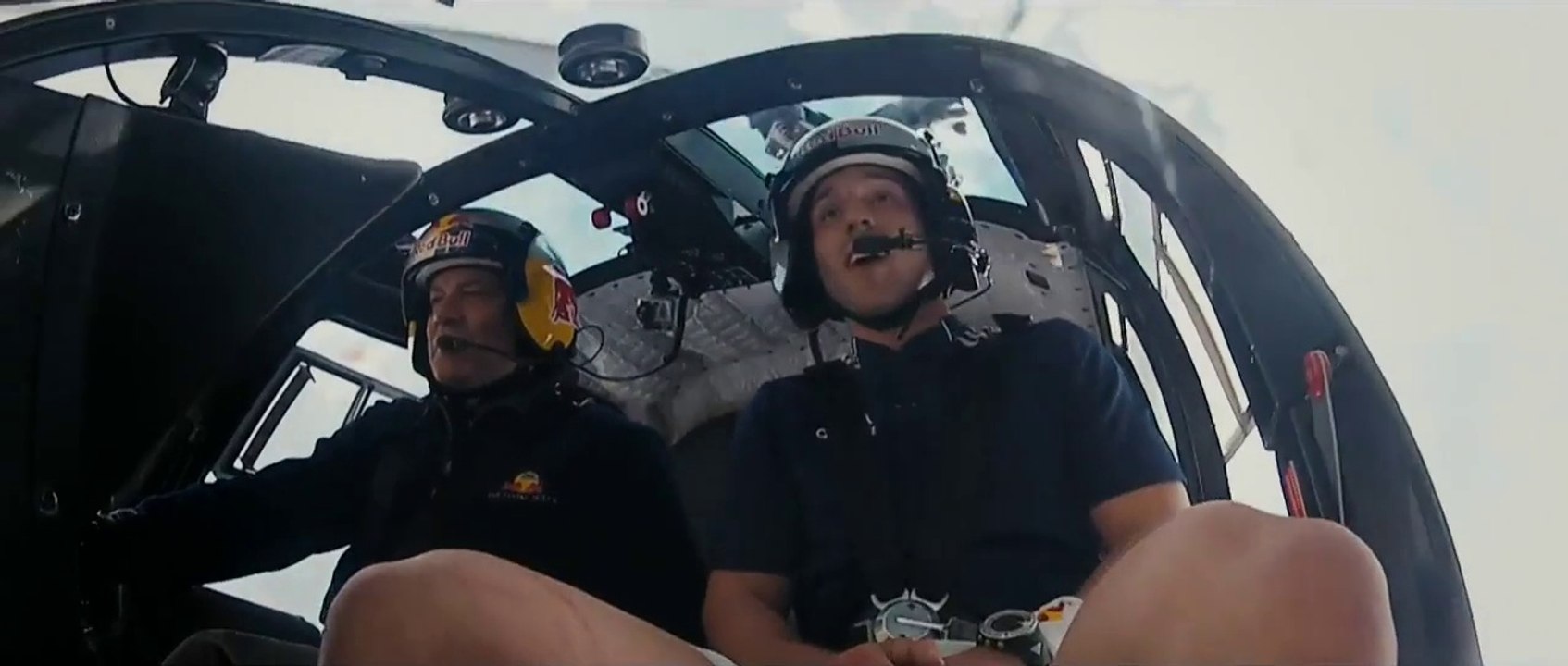 Aerobatic helicopter, nascar, and Alpha Jet : England Rugby players during an extrem training!