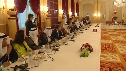 El rey participa en un encuentro con empresarios bareiníes