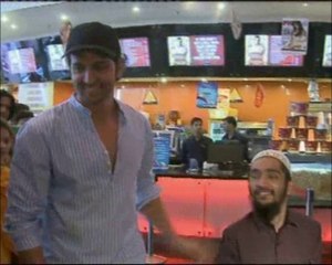 Bollywood Super Star Action Romantic Hero Hritik Roshan Talks with Fans Too Friendly