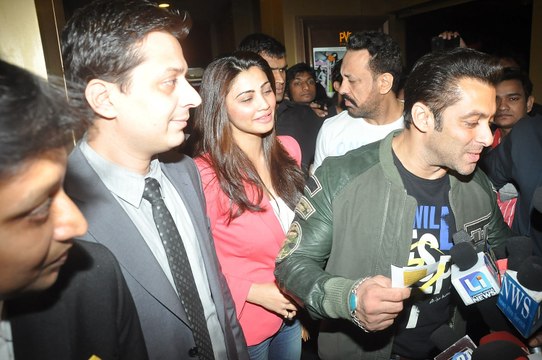Bollywood Stars at Movie 'Jai Ho' Screening Salman Khan Ritesh Deshmukh Genelia
